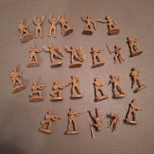 Milton Bradley Army Men Tank Battle Game 24 Pieces Cupcake Toppers 1975‎